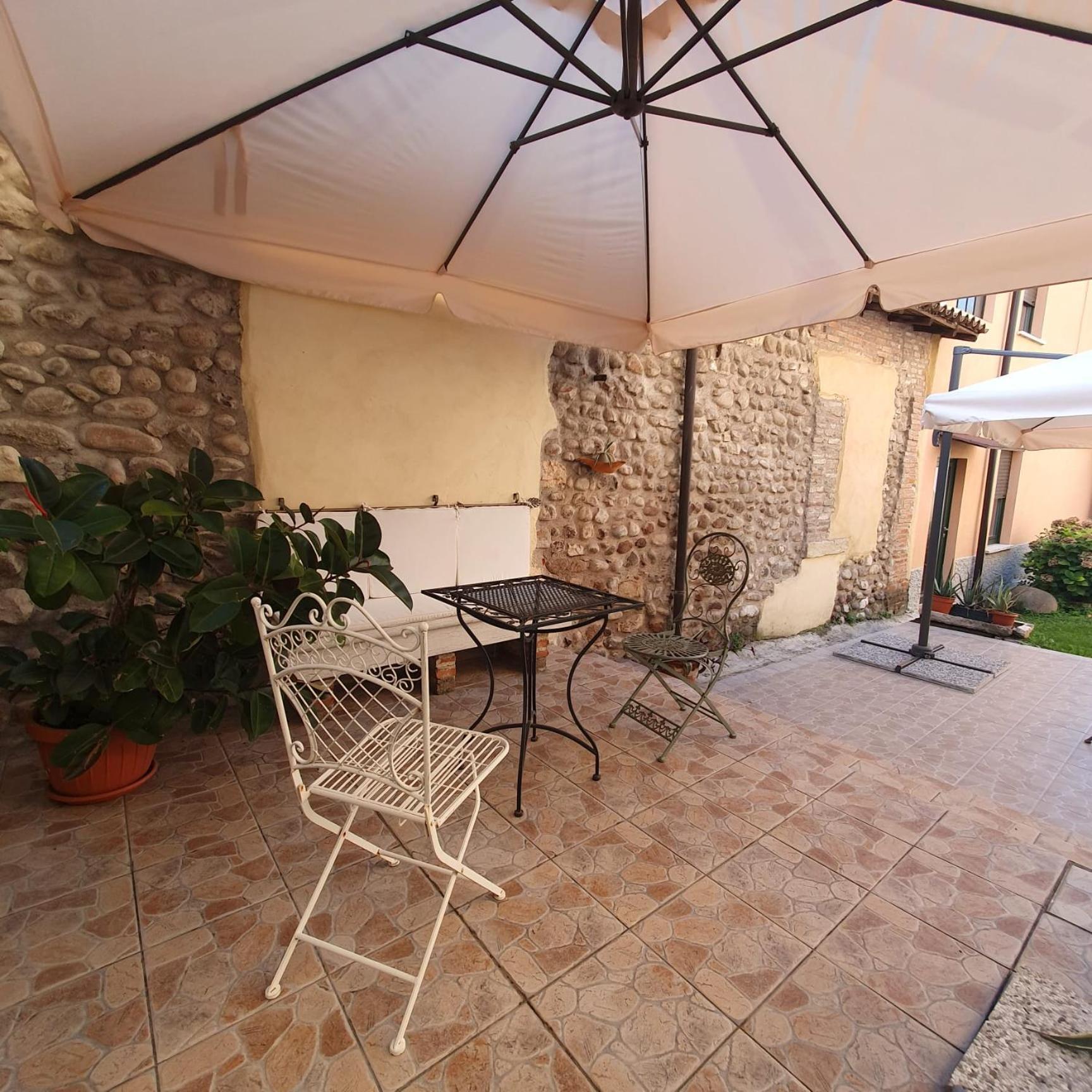 Gesuitirooms Sona Exterior foto