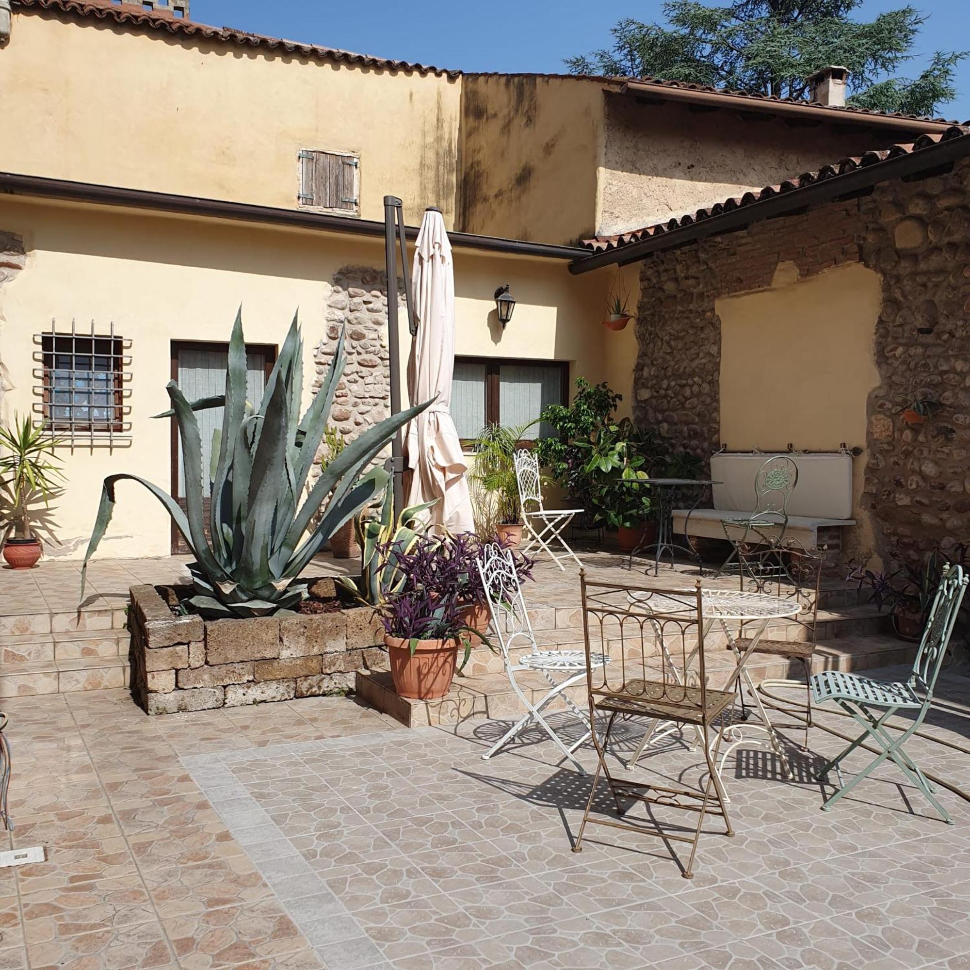 Gesuitirooms Sona Exterior foto